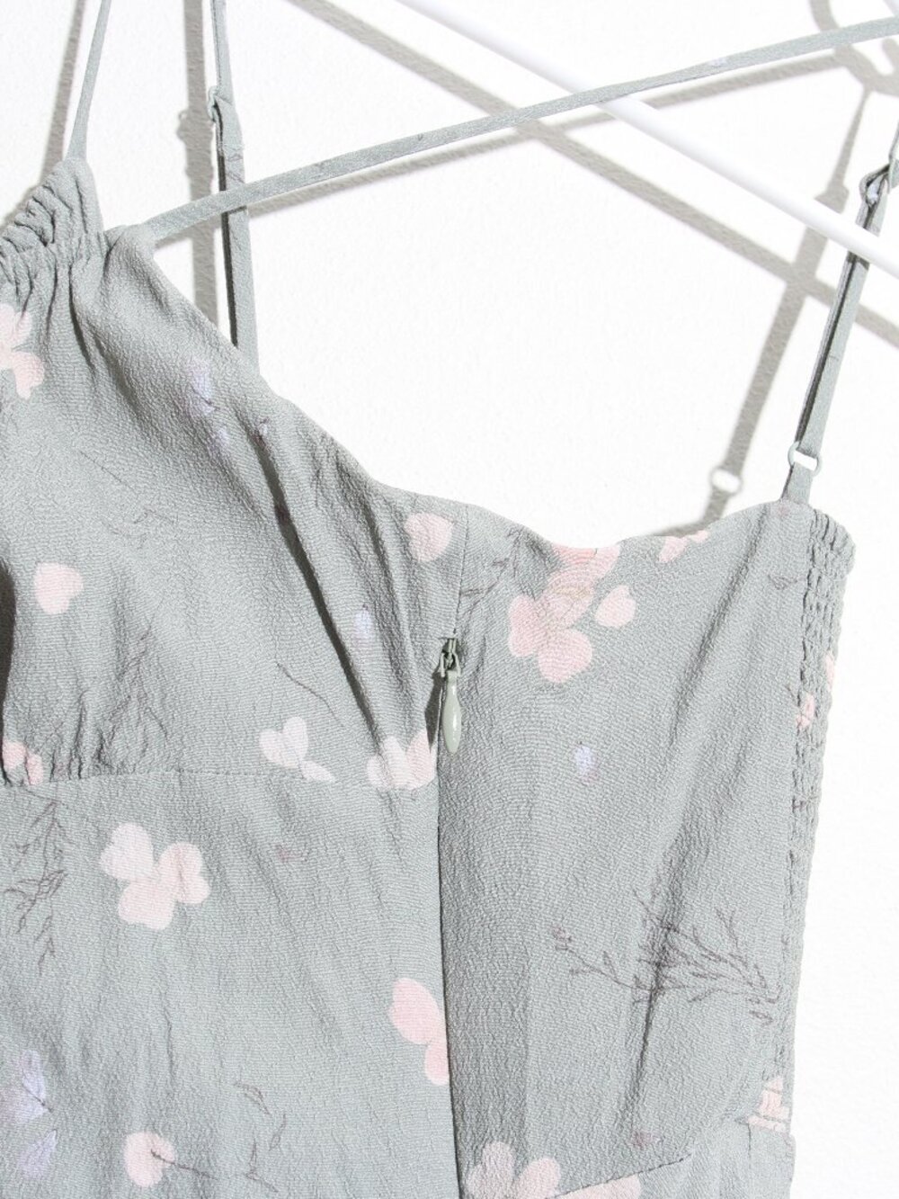 Aritzia Wilfred Bellow Mini Dress Sage Frost Green Heirloom Pink Floral Size 6 - Picture 5 of 13